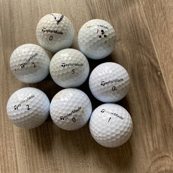 24 Golf Balls - Picture 4 of 4